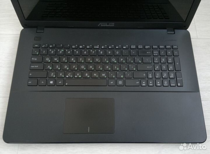 Asus 17,3