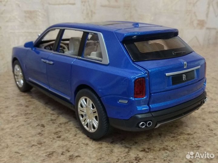 Модель автомобиля rolls-royce colinyan 1:24