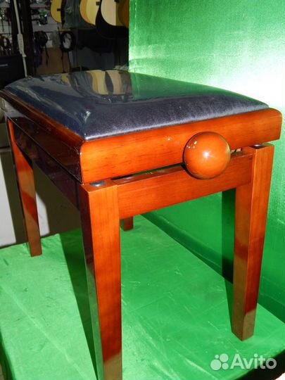 Банкетка для пианиста
