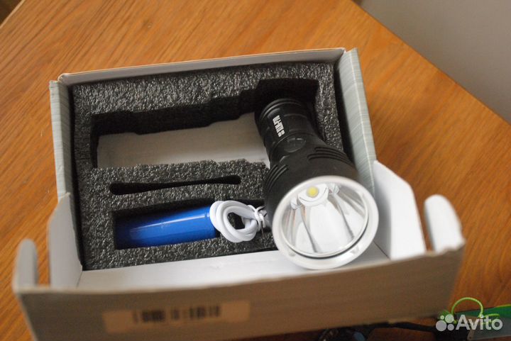 Фонарик XLM-P70 с аккумулятором