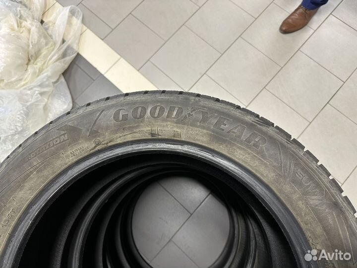 Goodyear UltraGrip Ice SUV Gen-1 235/55 R19 105T