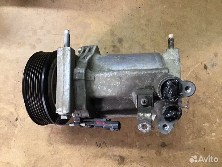 Компрессор кондиционера Renault Duster 1.6
