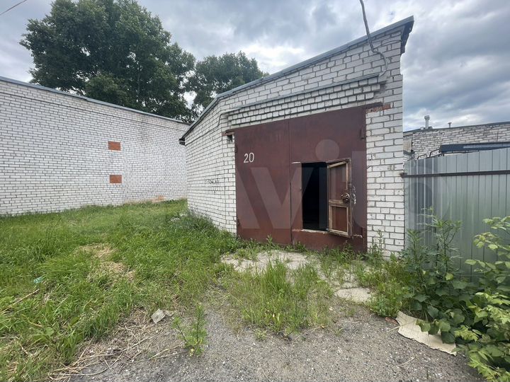 Гараж, > 30 м²