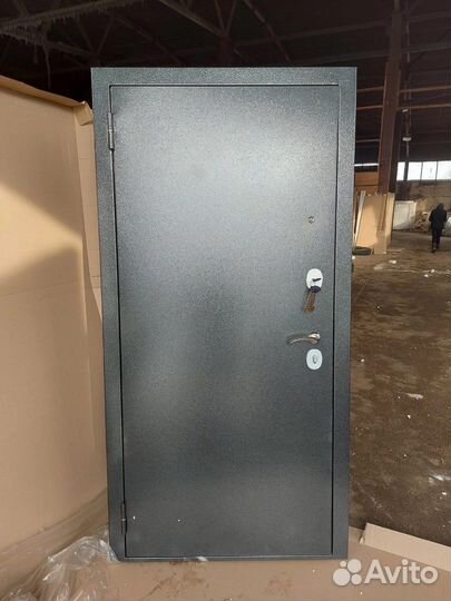 Дверь входная металлическая