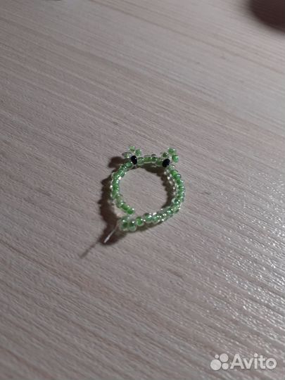 Кольцо из бисера Жабка