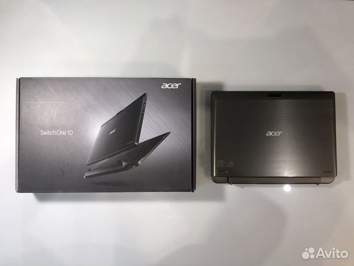 Планшет Acer Switch One 10 32Gb (SW1-011-171K)