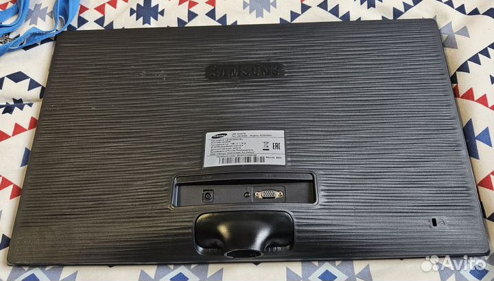 Монитор Samsung S22D300