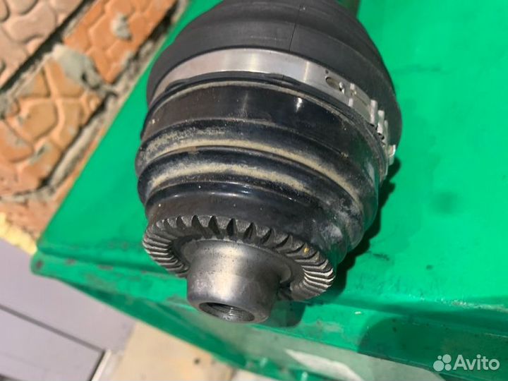 Приводной вал передний левый Bmw 540D G30 B57D30B