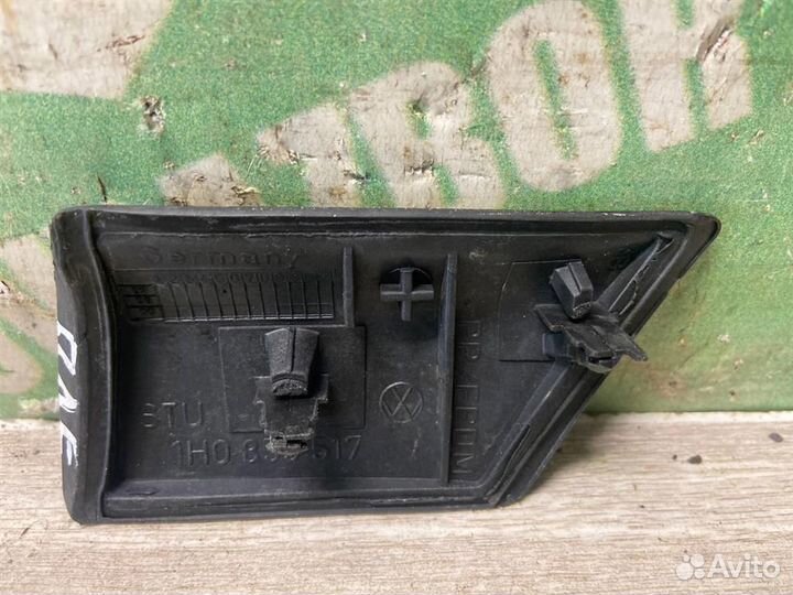 Молдинг переднего левого крыла Фольксваген Гольф