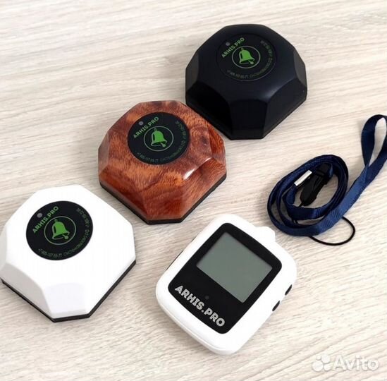 Кнопка вызова персонала к больному и часы пейджер