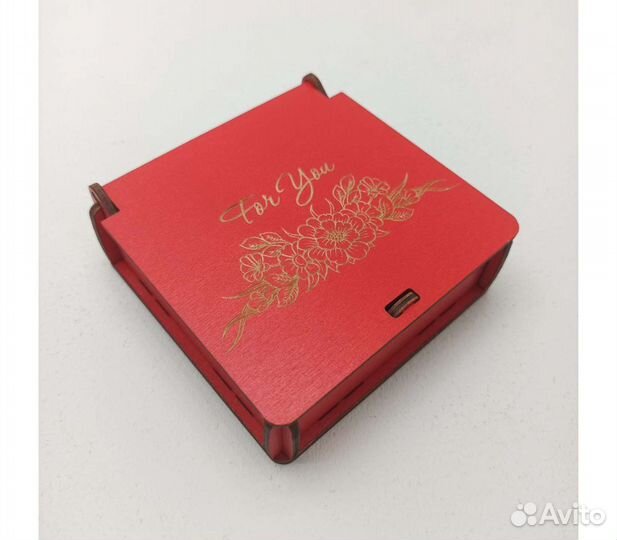 Деревянная шкатулка для украшений