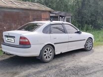 Opel Vectra 1.6 MT, 1998, битый, 287 444 км, с пробегом, цена 160 000 руб.