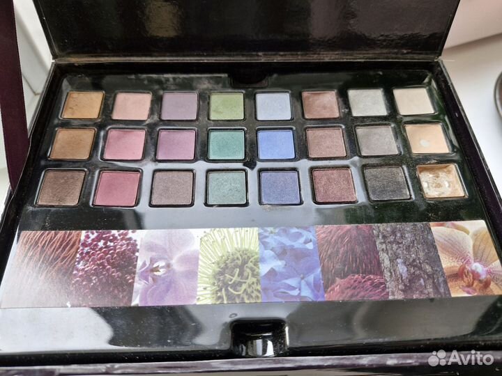 Палитра теней и румян Yves Rocher