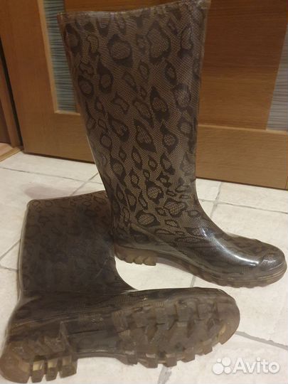 Резиновые сапоги