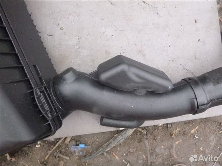 Корпус воздушного фильтра Mitsubishi Pajero V97W