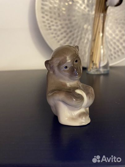 Фарфоровая обезьянка лфз