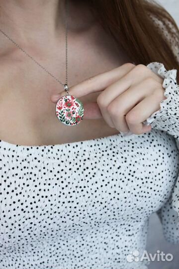 Кулон ручной работы из полимерной глины