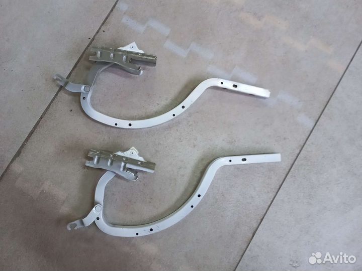 Петля крышки багажника Toyota Camry V55 V50