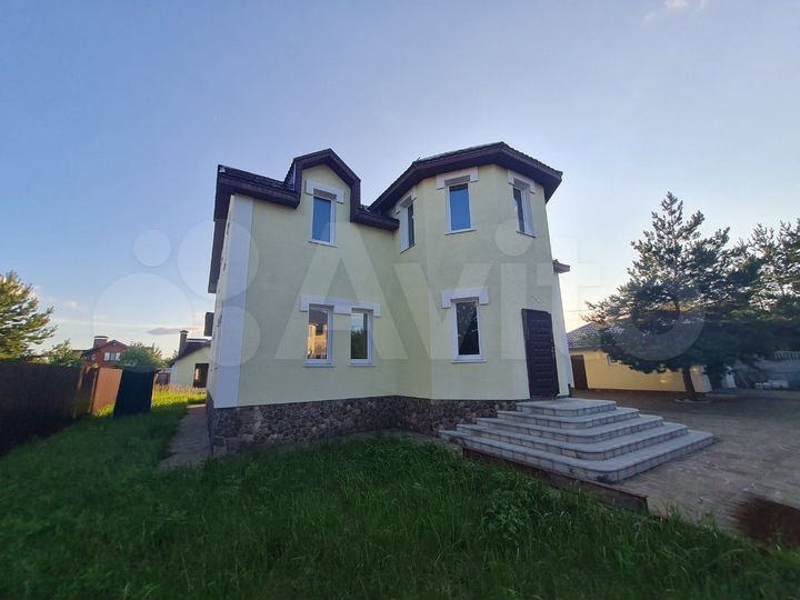 Коттедж 397,1 м² на участке 15 сот.