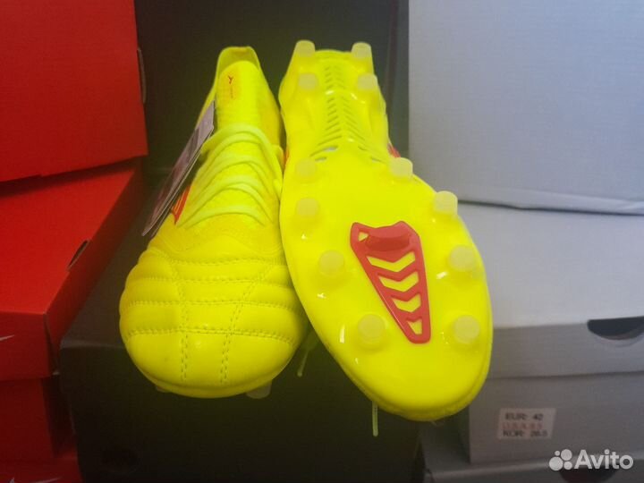 Футбольные бутсы мизуно