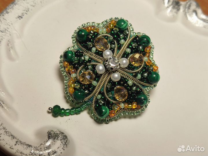 Брошь четырехлистный клевер