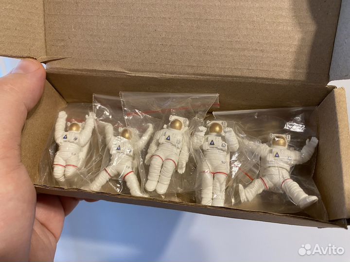 Коллекционные фигурки астронавтов putitto Япония