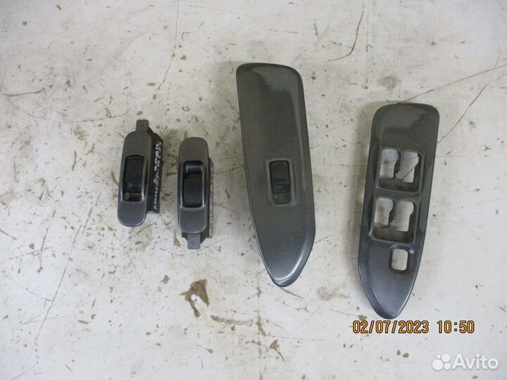 Кнопка стеклоподъемника двери Митсубиси лансер 9