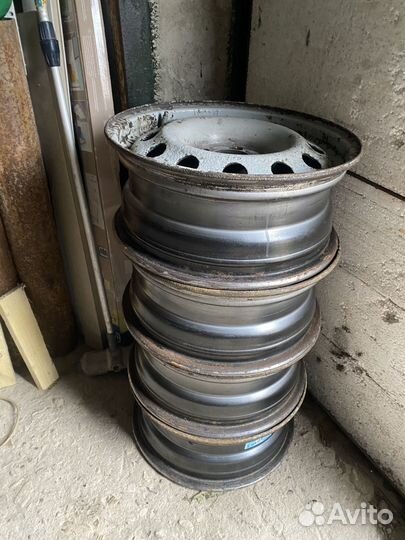 Автомобильные диски r15