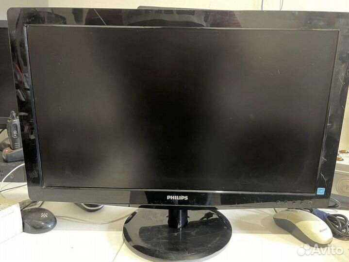 Монитор Philips 226v3l