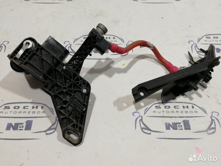 Распределитель питания BMW f30 3 series 2012-2015