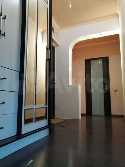 2-к. квартира, 56 м², 6/10 эт.