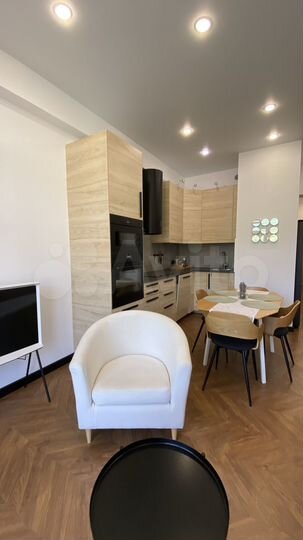 2-к. квартира, 60 м², 11/14 эт.