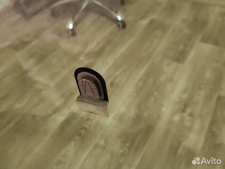 Ветровое стекло мазда 625 GF, 1999 г