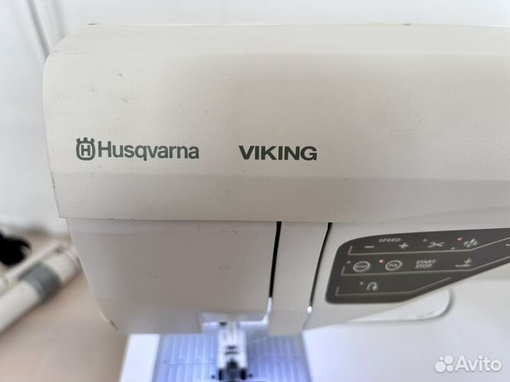 Швейно- Выш. Машина Husqwarna viking designer ruby