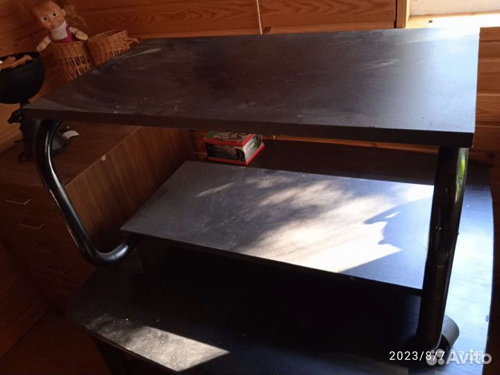 Журнальный столик