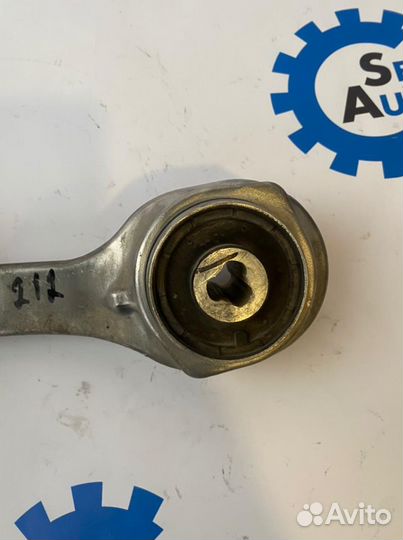 Mercedes w212 09- CLS W218 Рычаг правый 0013