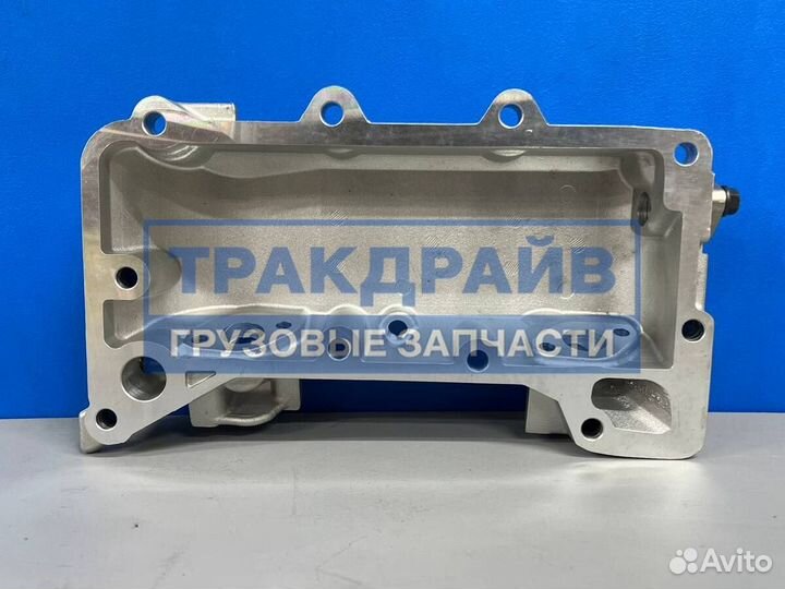 Крышка масляного радиатора Mercedes двигатель OM441 OM442