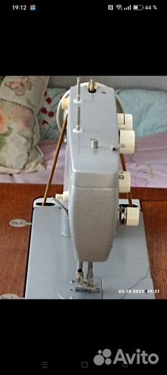 Швейная машина Чайка 142м
