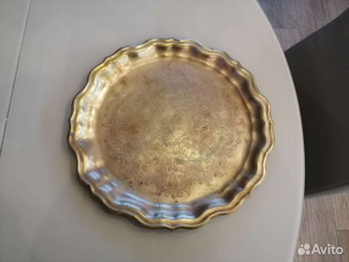 Поднос латунь