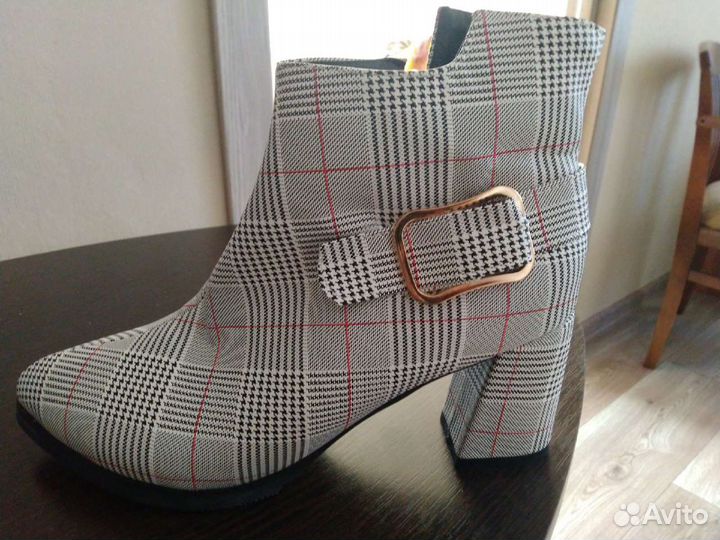 Ботинки женские