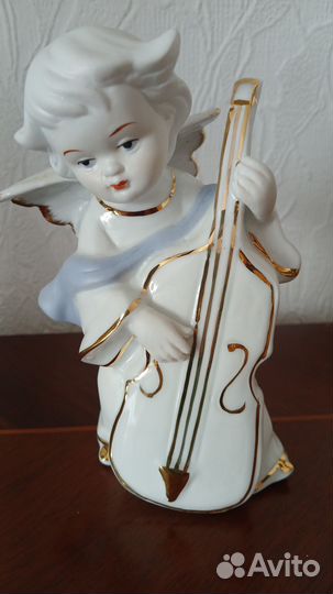 Статуэтка фарфор