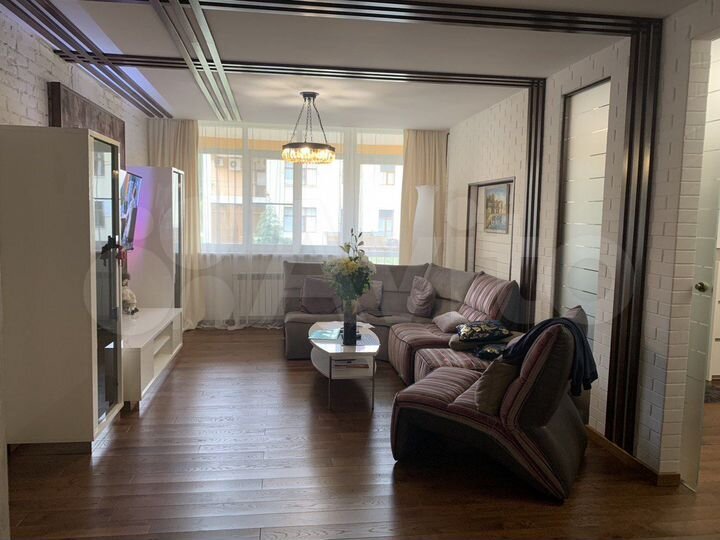 3-к. апартаменты, 106 м², 1/2 эт.