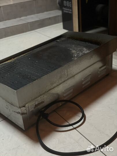 Гриль-аппарат в рабочем состоянии