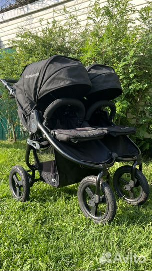 Коляска для двойни bumbleride