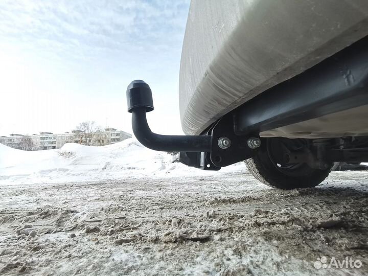 Фаркоп на Тойота Королла Спасио 2001-2007г