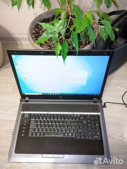 Ноутбук DNS FullHD 18.4 Core i5 Ram 8гб 1гб видео