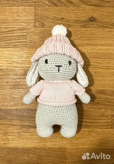 Вязаный зайчик амигуруми