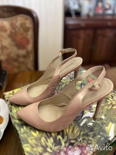 Туфли лаковые 39