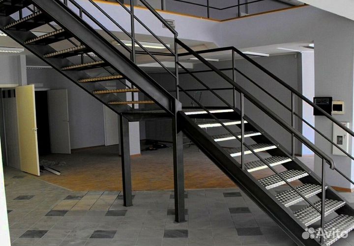 Лестница на металлическом каркасе дизайн 4160