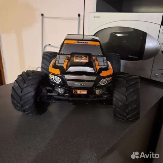 Машина на радиоуправлении 1 10